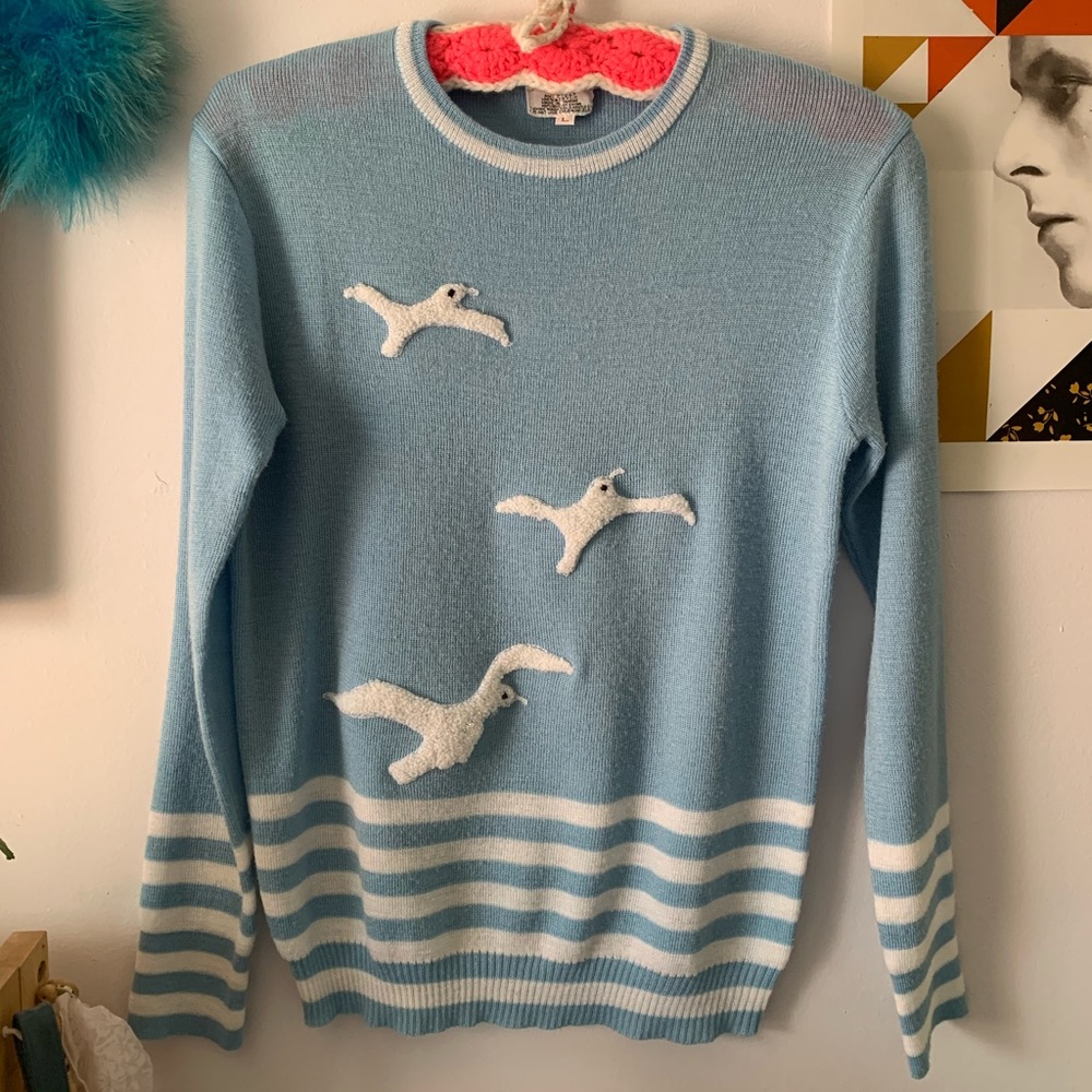 Vintage seagull nautical blue & white sweater